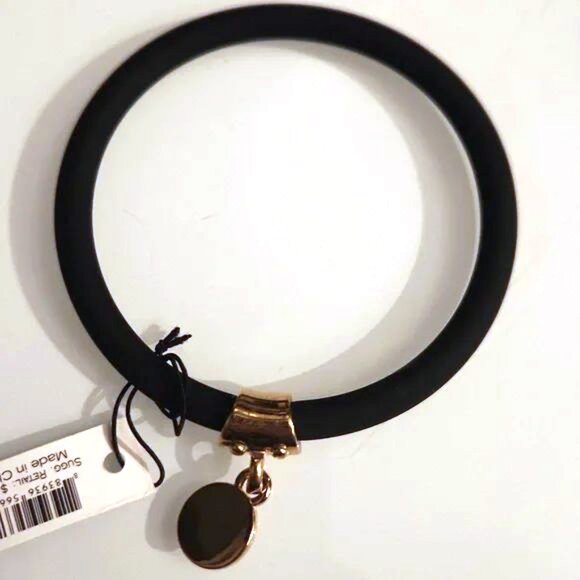 Marc by Marc Jacobs black silicone bracelet with gold tone turnlock brand charm - Picture 4 of 6